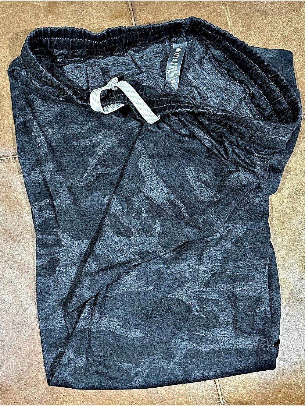 Vuori Performance Jogger Women’s Black Camo